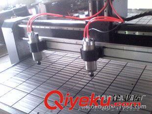 廣告雕刻機(jī)廠家直供 詳解1325型真空吸附木工雕刻機(jī)及多頭電腦數(shù)控雕刻機(jī)