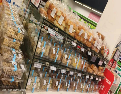 南昌青云譜區部分超市食品安全問題突出 熟食裸賣、散裝食品標識不全、乳制品管理存隱患